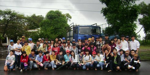 Sinh viên ngành Công nghệ thực phẩm và Công nghệ sau thu hoạch đi thực tập tại Nhà máy đường Phổ Phong, tỉnh Quảng Ngãi